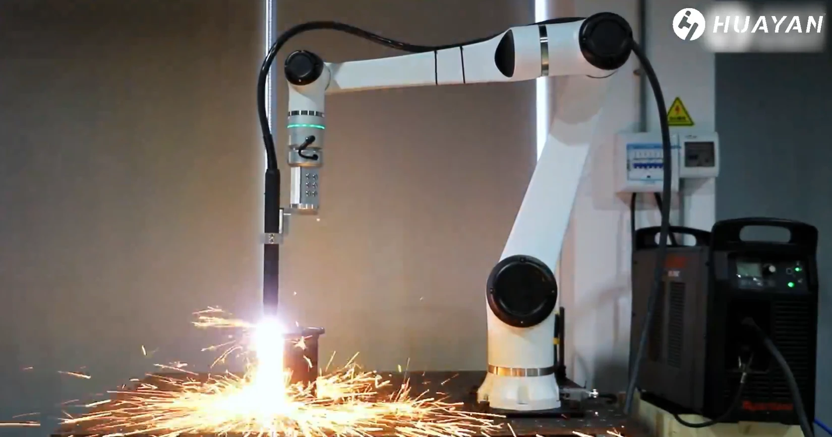 Huayan Robotics — плазменная резка