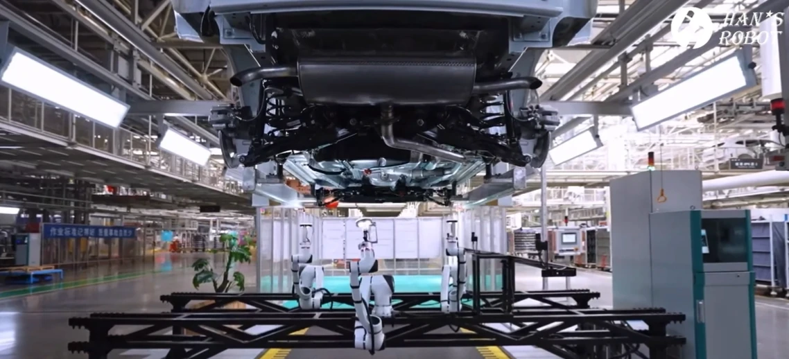 Преобразование автомобильного производства с помощью коботов Huayan Robotics